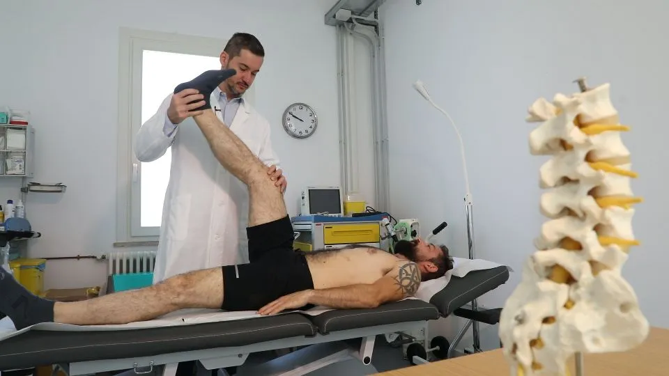 Una seduta di fisioterapia
