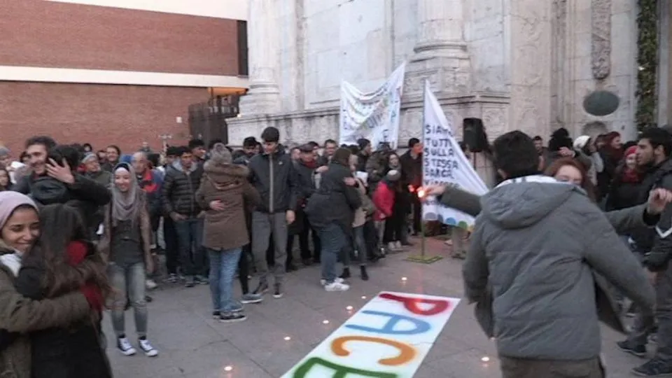 l’abbraccio collettivo
