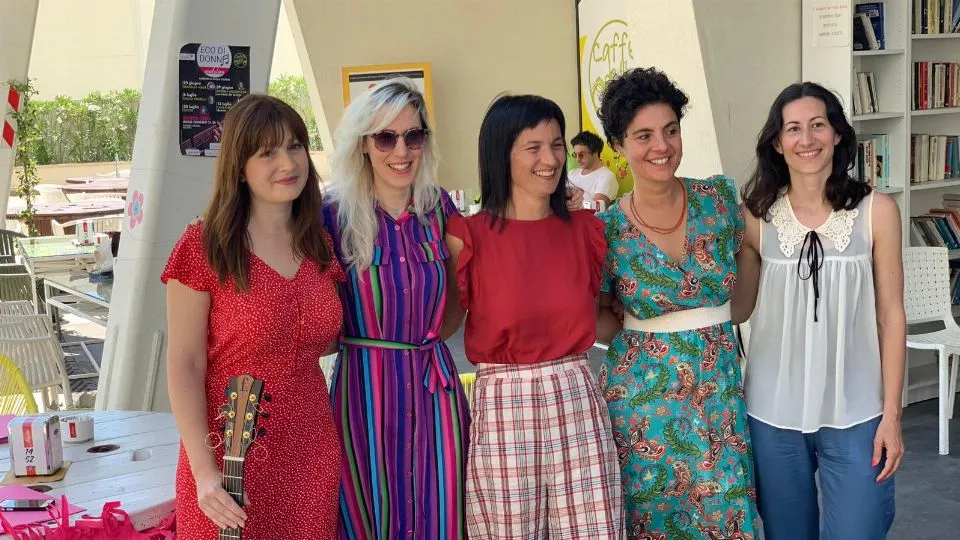 le organizzatrici, Crista e Laura benvenuti