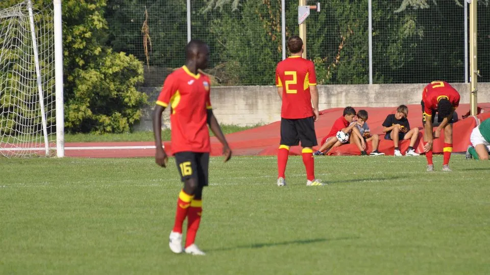 Mabye Sylla e sullo sfondo Giovanni Casolla, i due marcatori