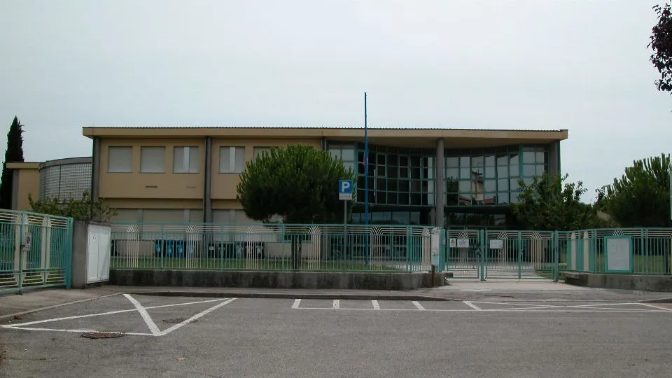 la scuola di via Capri