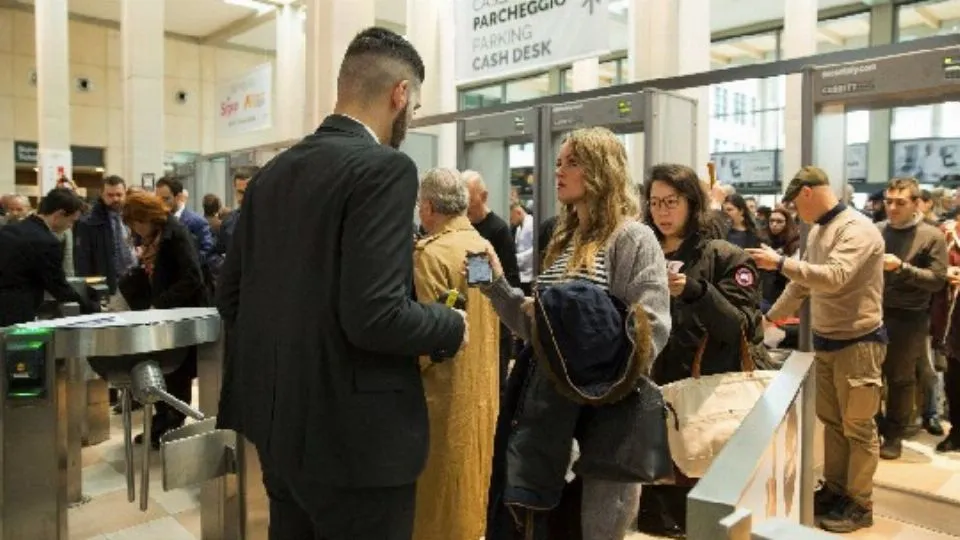 i controlli agli ingressi
