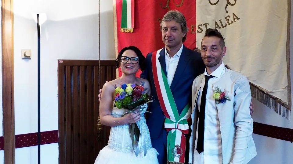 gli sposini con il sindaco Gnassi