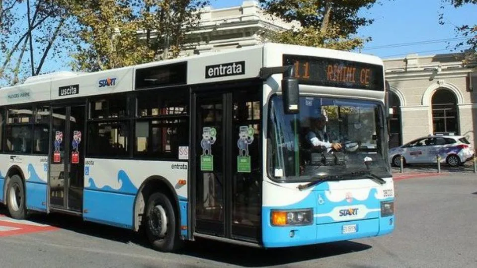 Bus in zona Stazione (repertorio)