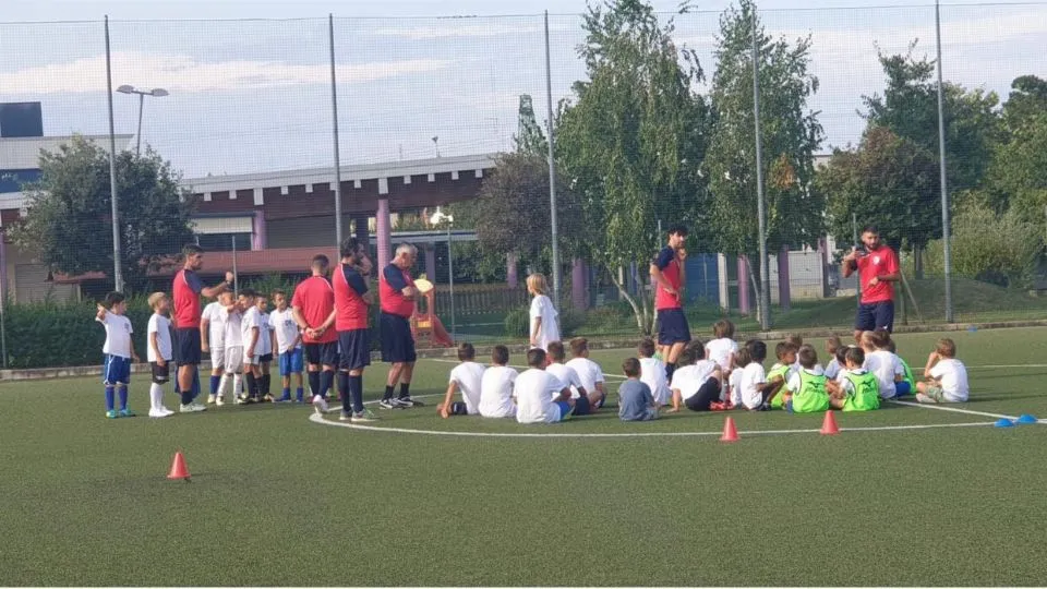 I giovani calciatori e lo staff tecnico