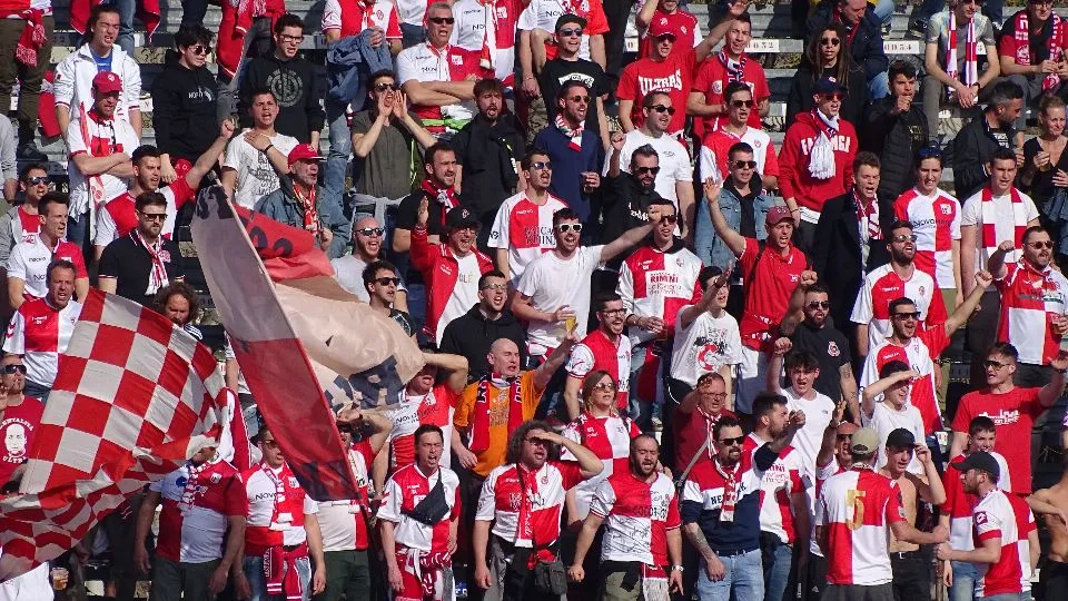 La Curva Est