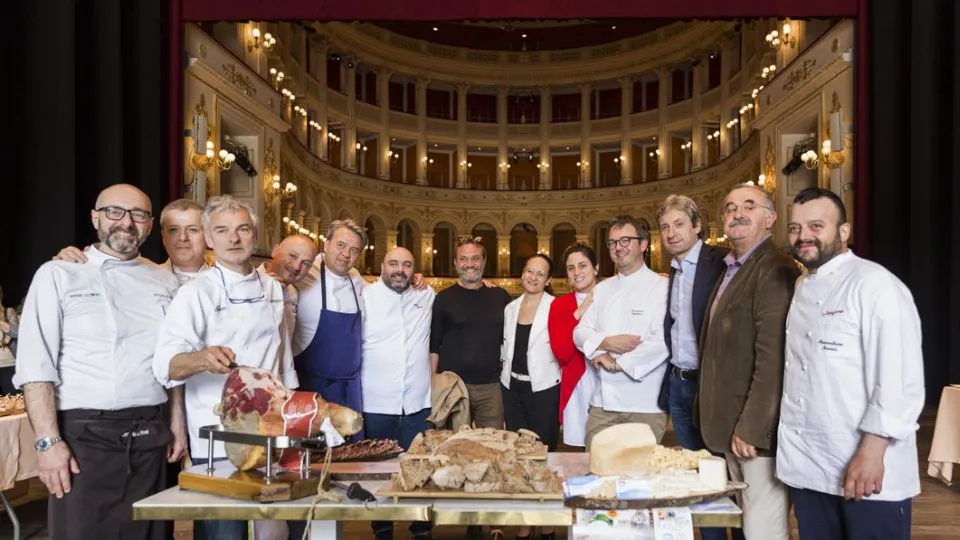 La presentazione al Teatro Galli