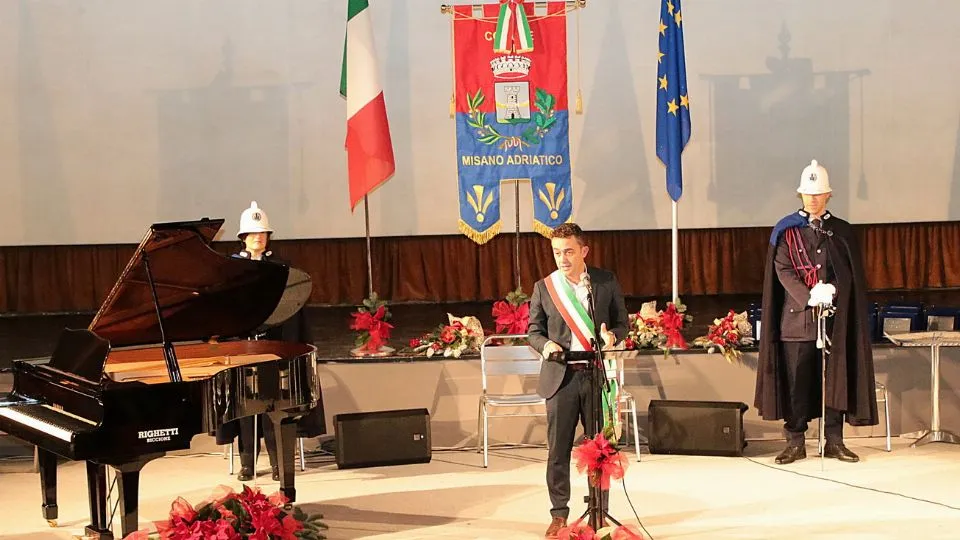 il sindaco Fabrizio Piccioni nel saluto di fine anno