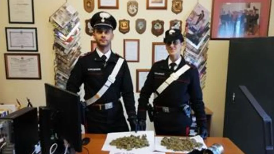la droga e i soldi sequestrati
