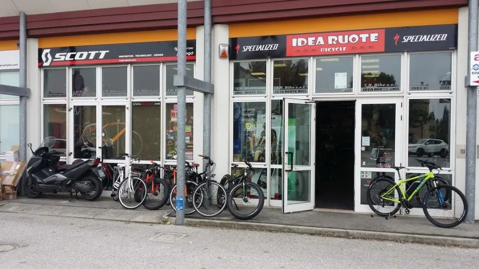 il negozio Idea Ruote a Santarcangelo