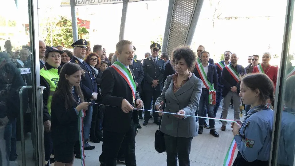 il taglio del nastro
