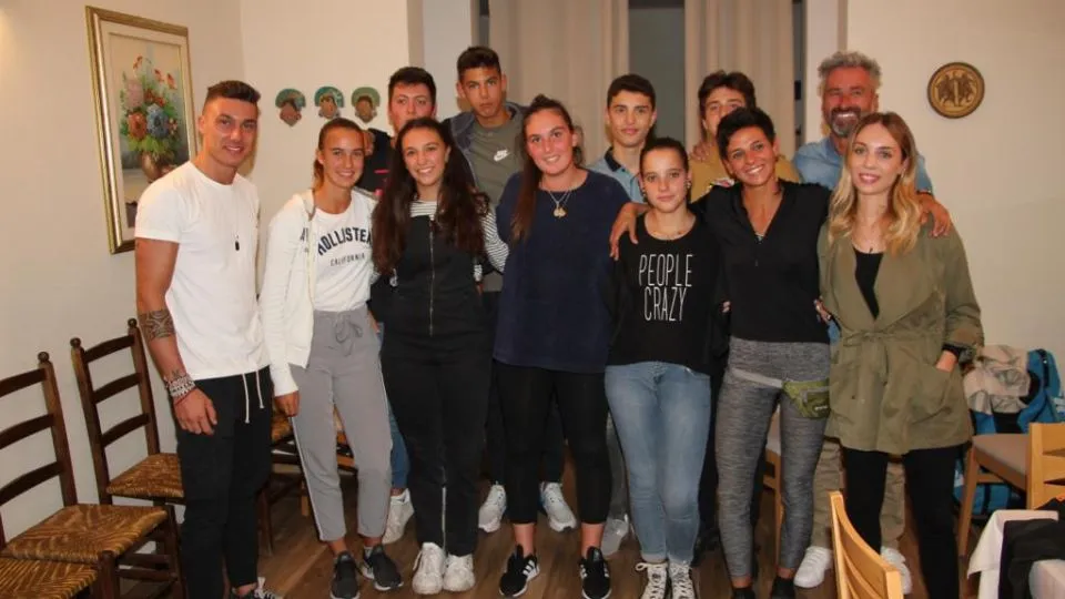 Staff e atleti dell’Accademia del Pura Vida