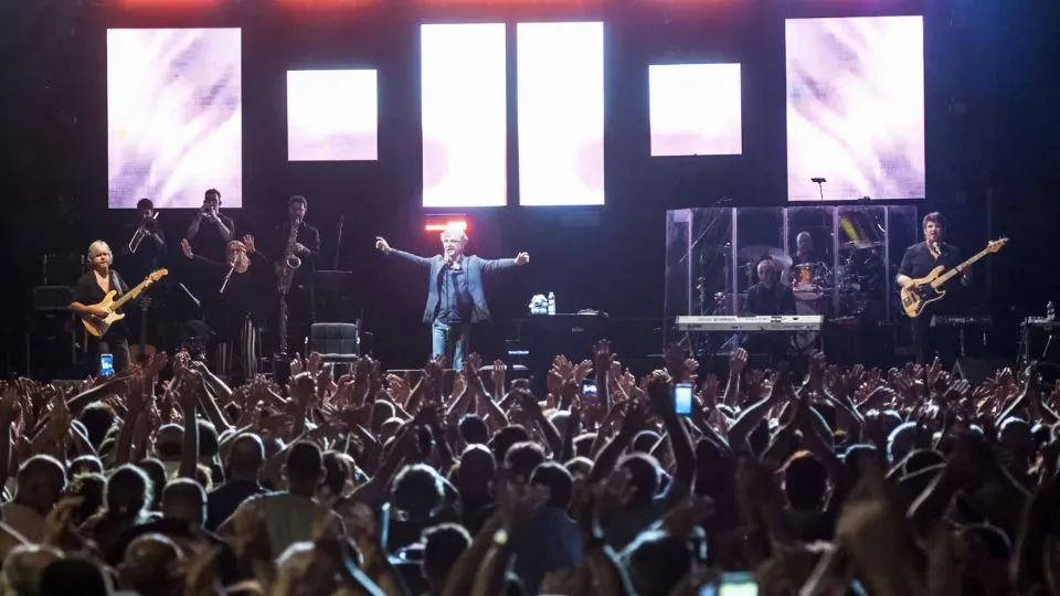 Un’immagine del concerto di De Gregori in piazzale Fellini