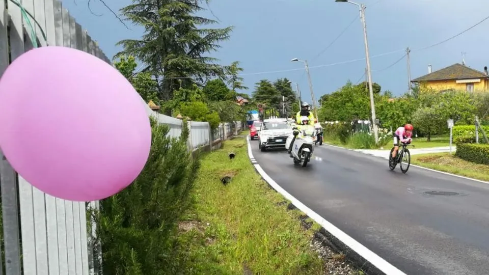 Conti maglia rosa al passaggio a San Salvatore
