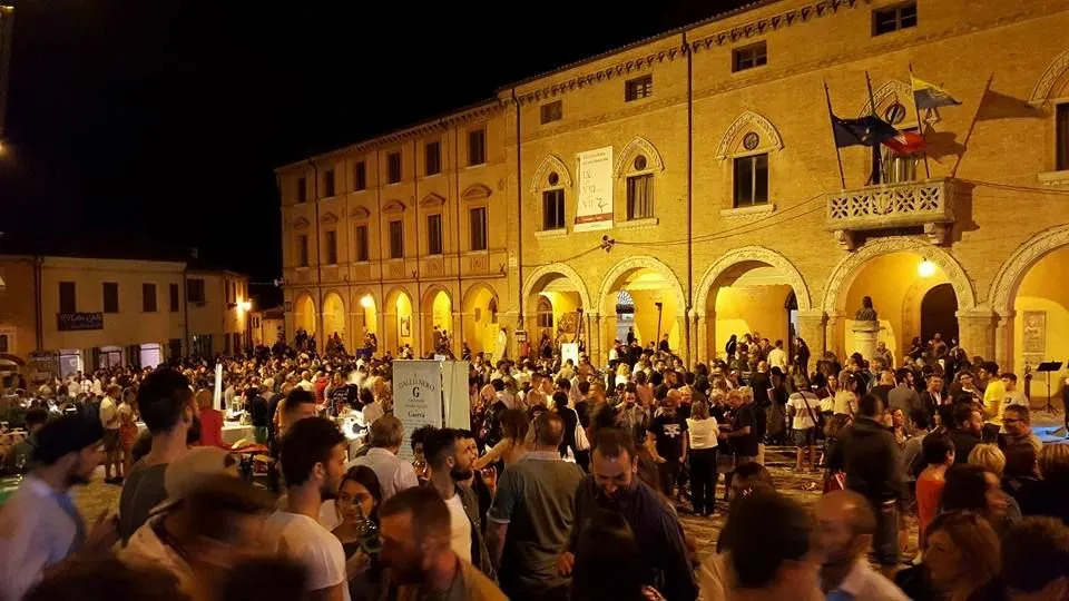 la piazza di Verucchio durante la manifestazione
