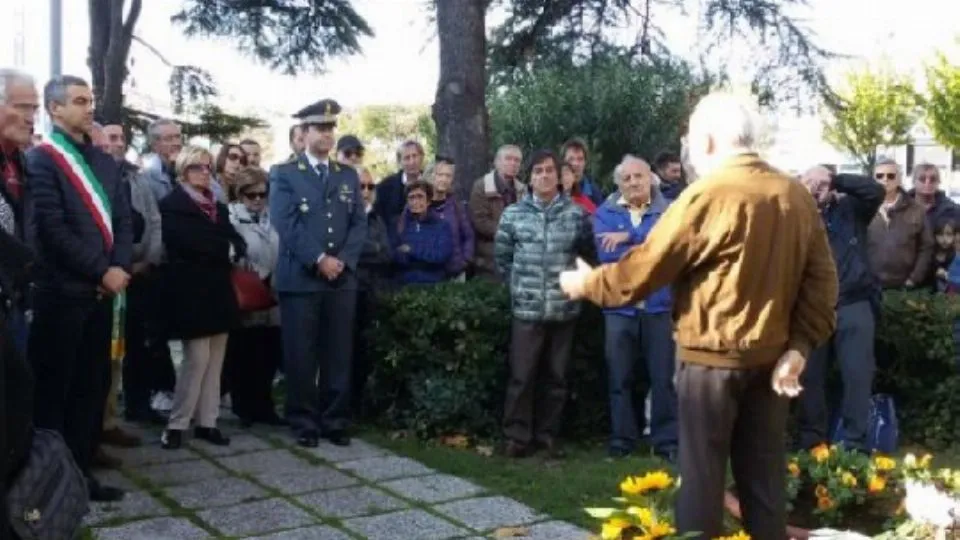 la commemorazione per il ventennale