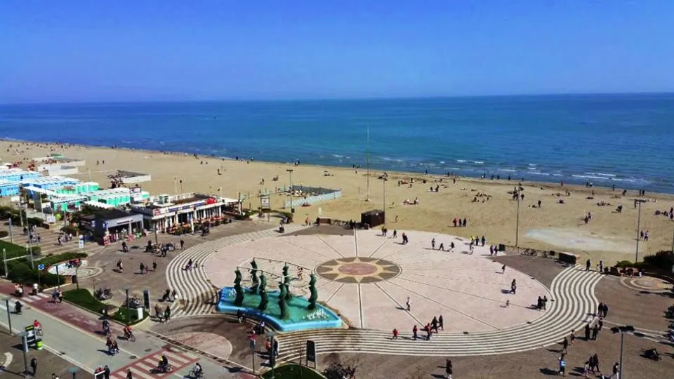 la spiaggia libera davanti a piazzale Roma