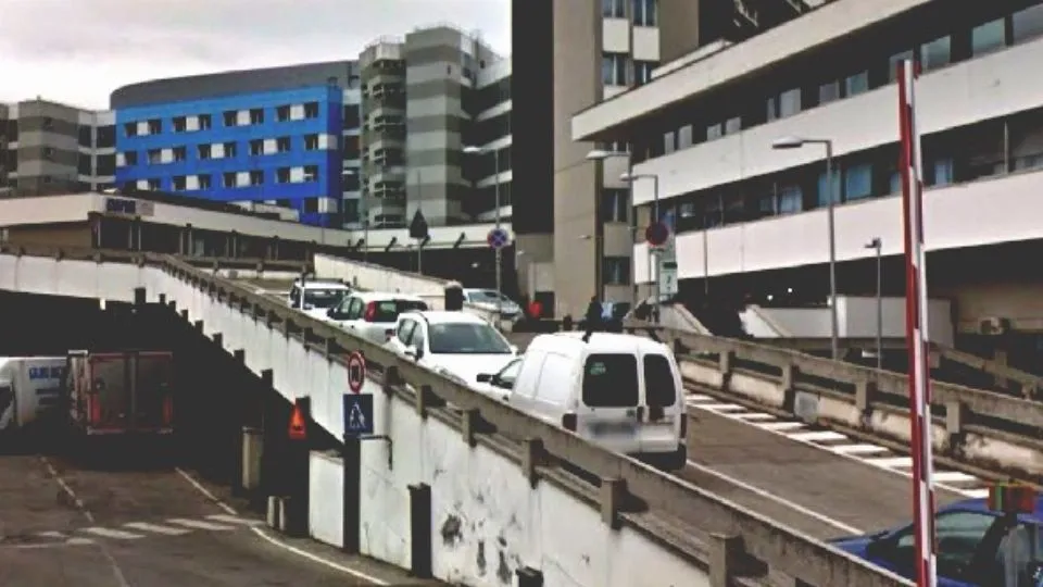 La salita che porta alla vecchia “area calda” del pronto soccorso