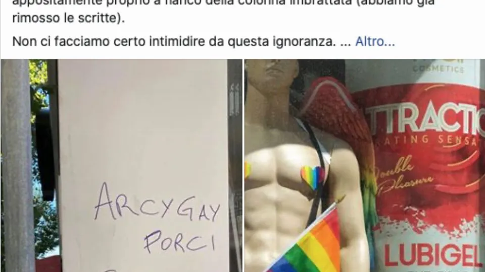 le scritte omofobe sulla vetrina del Vizia Shop