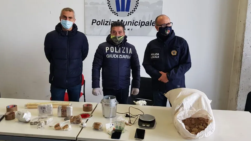 la droga sequestrata (Adriapress)