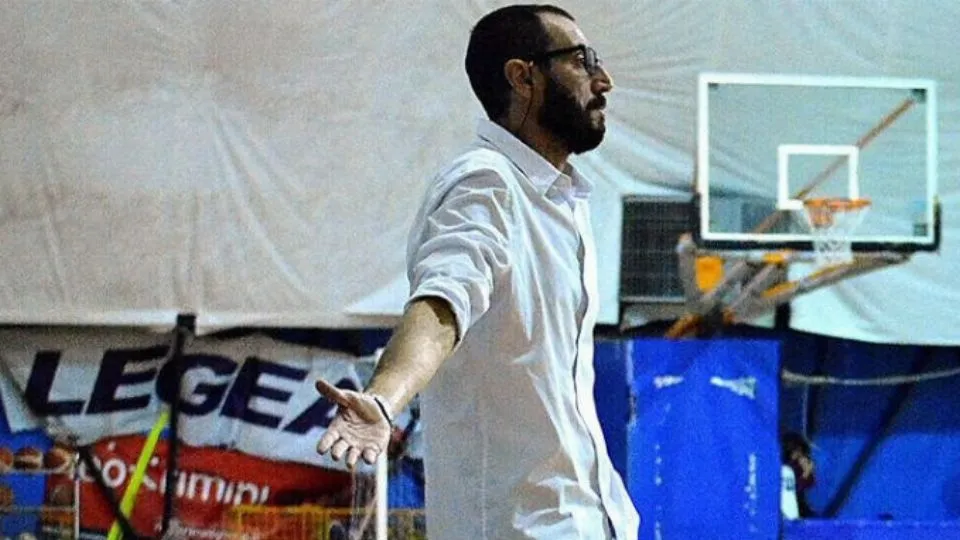 Coach Maghelli