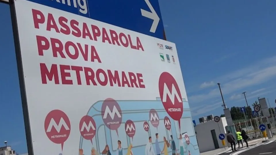 un cartello del Metromare
