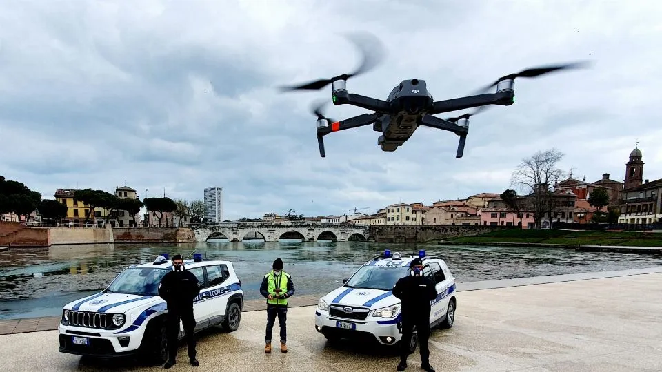 Il drone in volo @Adriapress