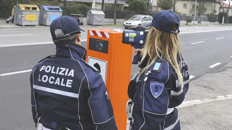 un box arancione
