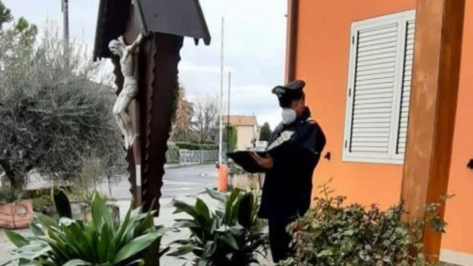 i carabinieri sul posto
