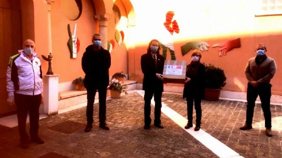 la consegna