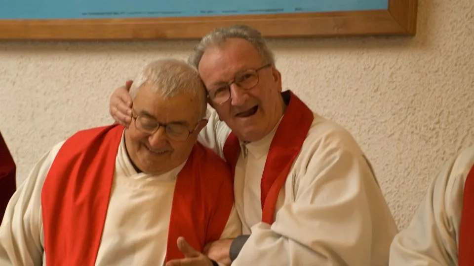 don Elio insieme a don Oreste