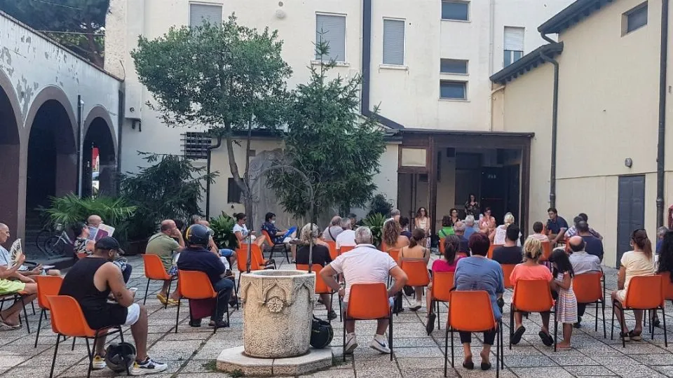 l’assemblea degli utenti Dentix organizzata da Federconsumatori
