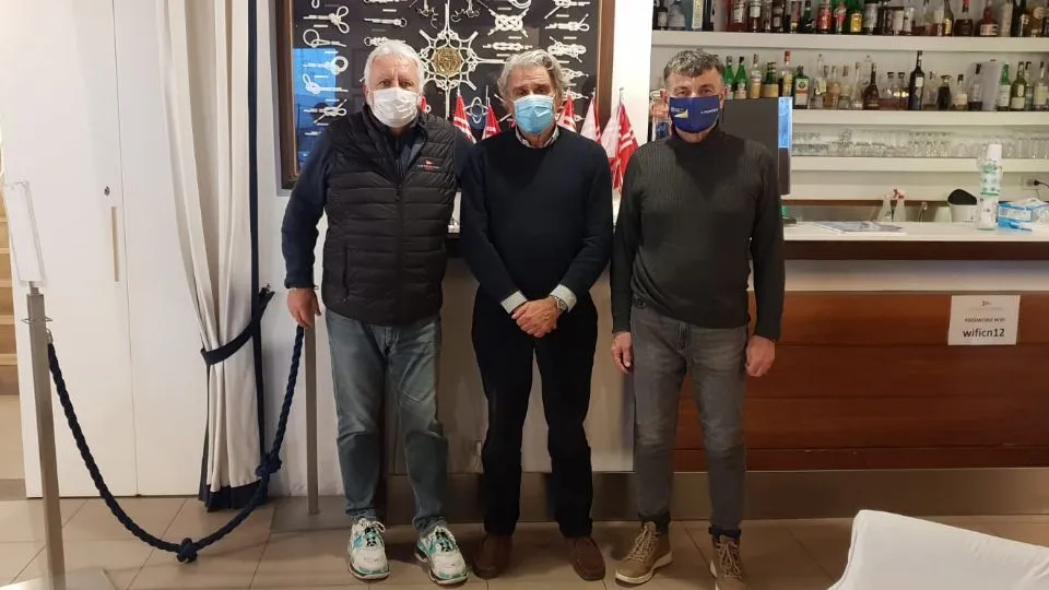 I dirigenti FIM Iacoianni e Sirri col presidente CNR Gianfranco
Santolini