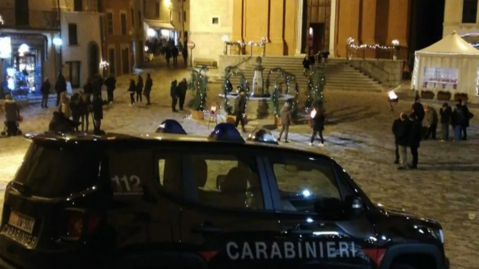 I carabinieri in centro a Novafeltria (repertorio)
