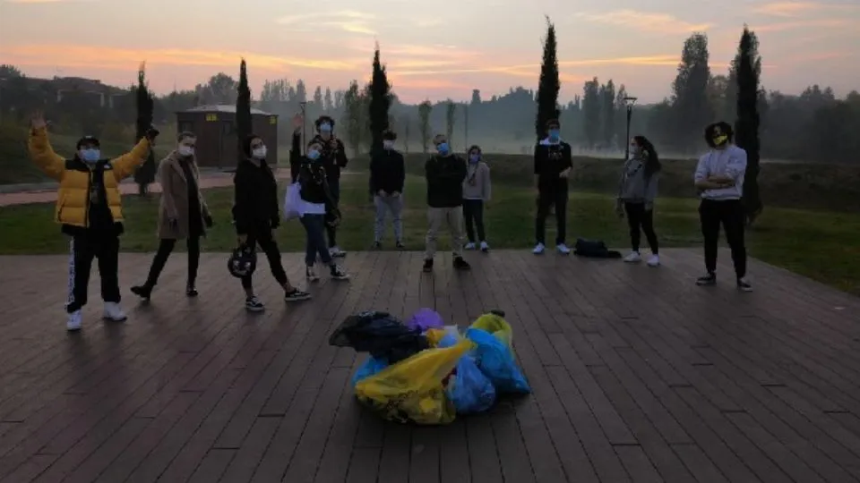 i ragazzi e i rifiuti