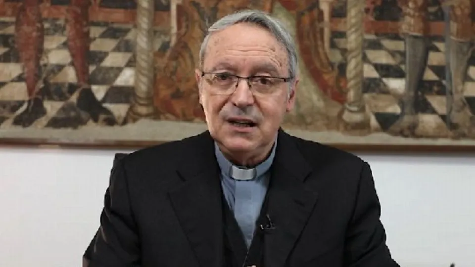il vescovo Lambiasi