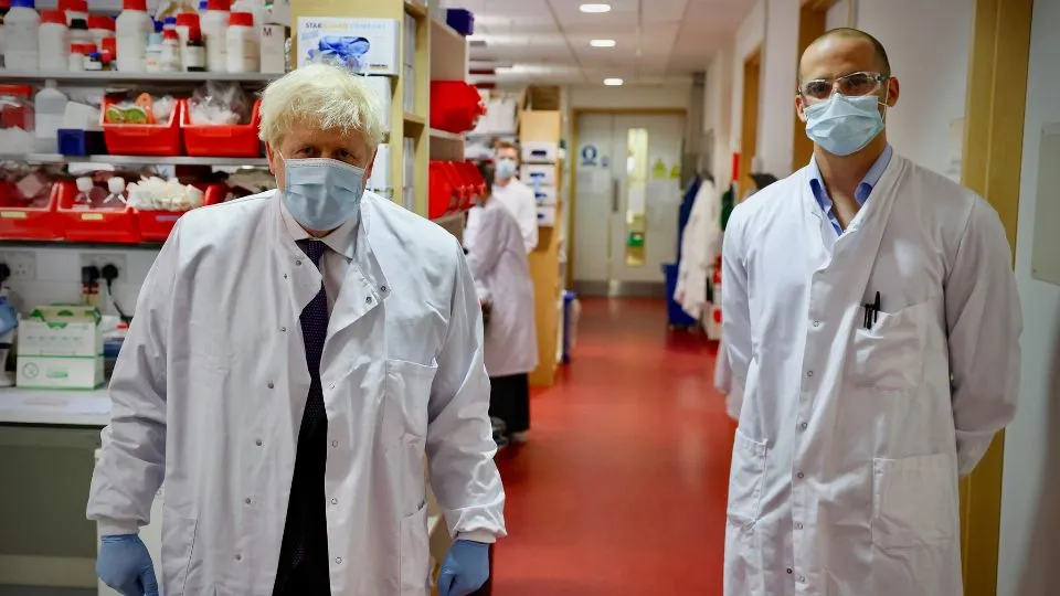 il riminese Gorini con il premier Johnson