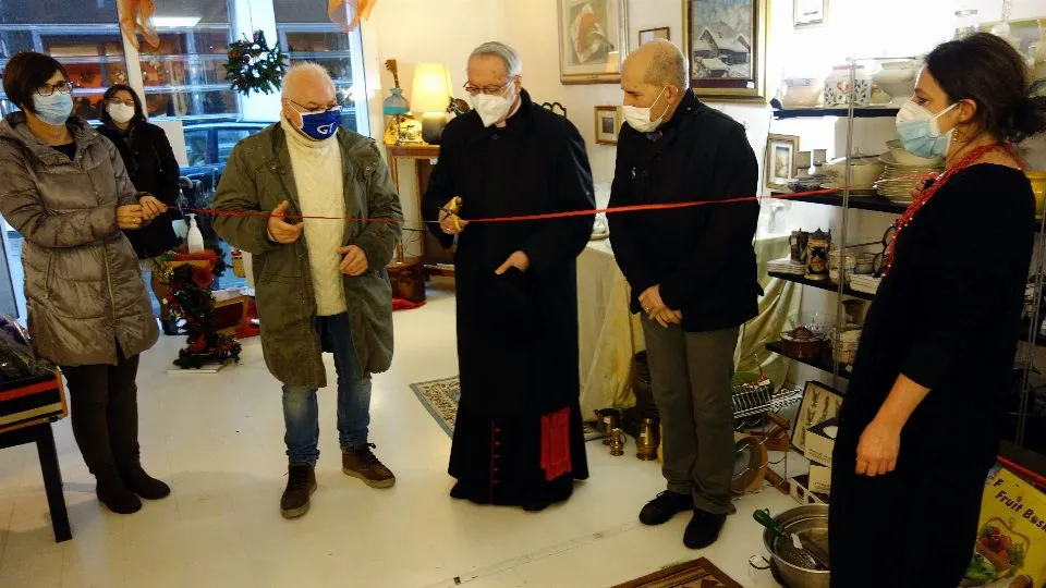 il taglio del nastro della Casa di Natale