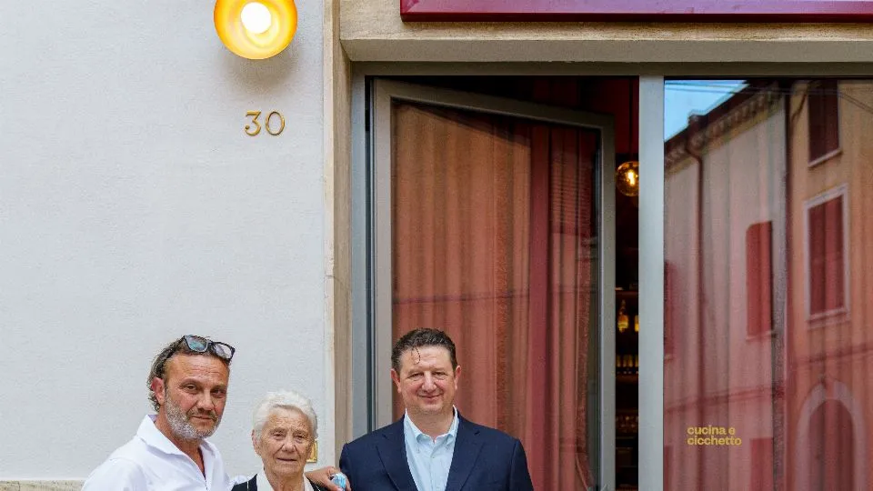 i fratelli Raschi con la madre
