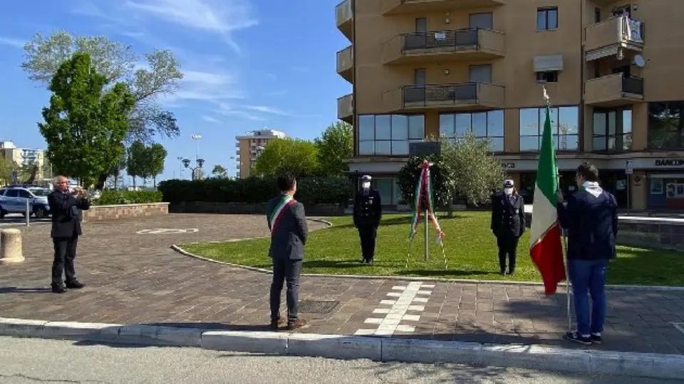 una cerimonia nel piazzale