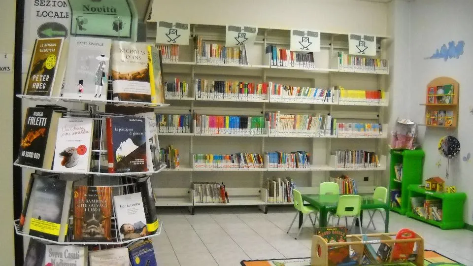la biblioteca