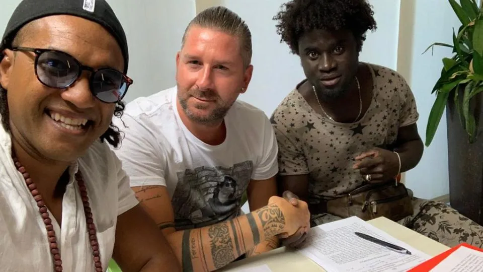 Il team manager Nicola Albani, il ds Mohammed Zaboul e Hervé Diedhiou