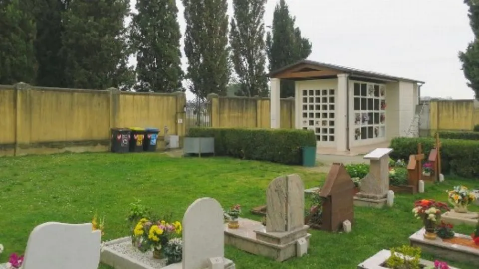 il cimitero di Canonica
