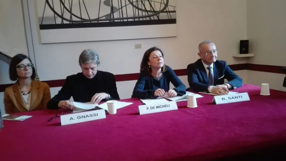 il ministro in conferenza stampa con gli amministratori locali