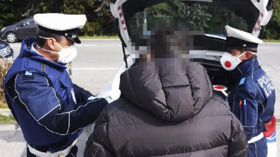 un controllo della Polizia Locale
