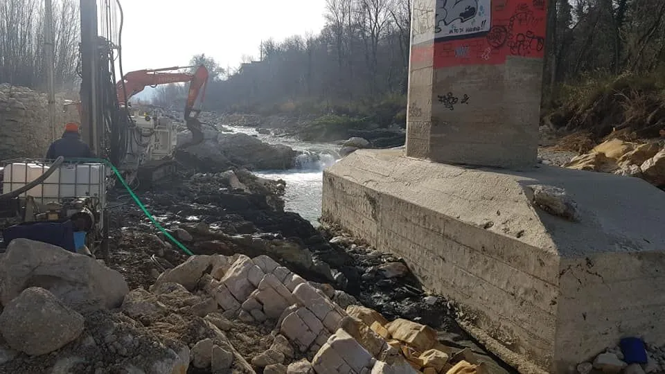 lavori al ponte sul Marecchia (da fb di Riziero Santi)