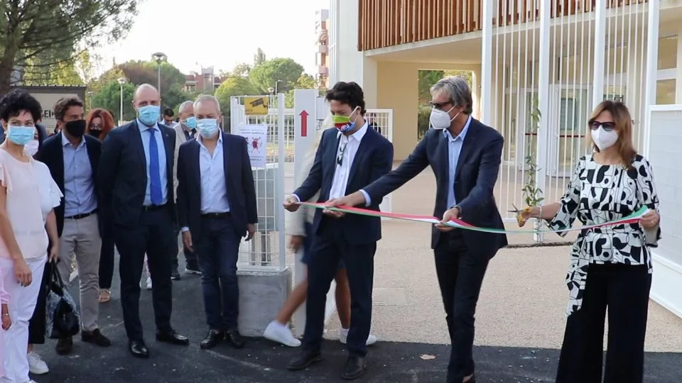 il taglio del nastro