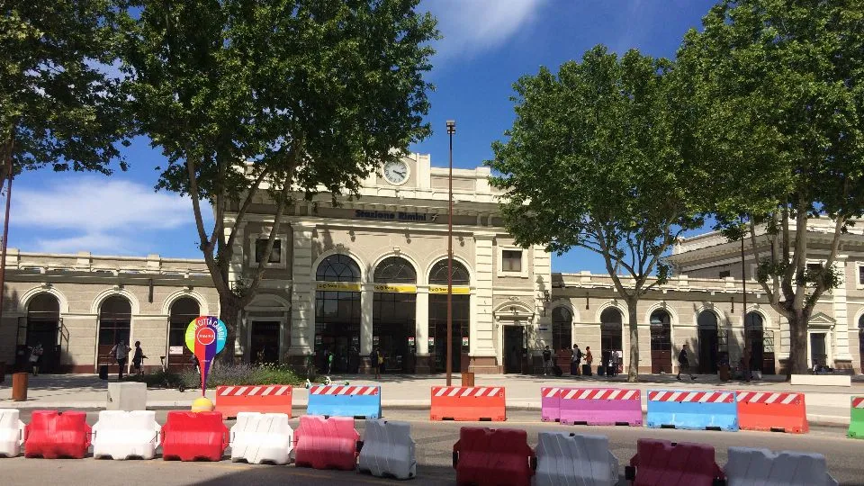il piazzale della stazione di Rimini
