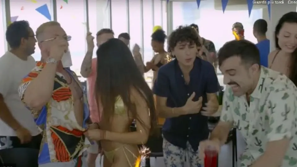 un frame di “Riccione”
