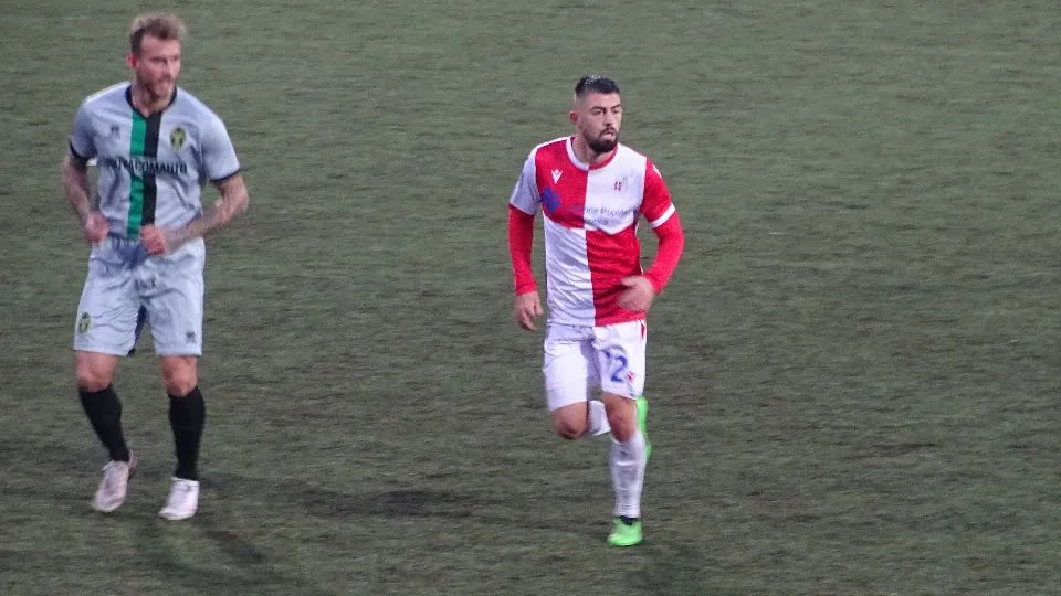 Dardan Vuthaj con la maglia del Rimini